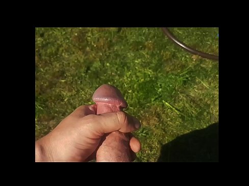 ❤️ ګرم hottie خپل ګلابي بلی fucked او د اوړي په باغ کې د squirt سره cums ترلاسه کوي ❌ په موږ